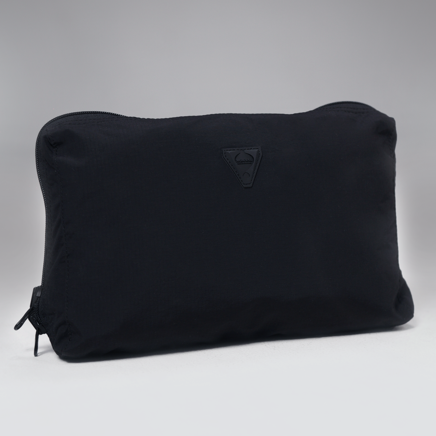 ガーメントバッグ（KONVAL AIR PACKABLE GARMENT BAG）
