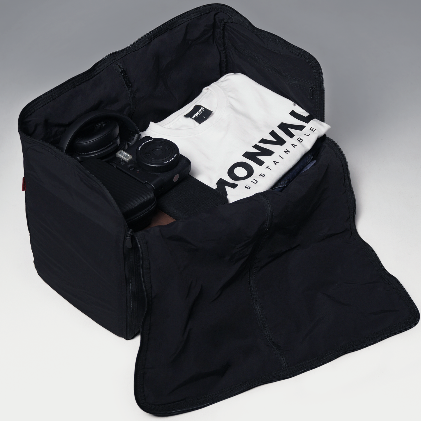 ガーメントバッグ（KONVAL AIR PACKABLE GARMENT BAG）